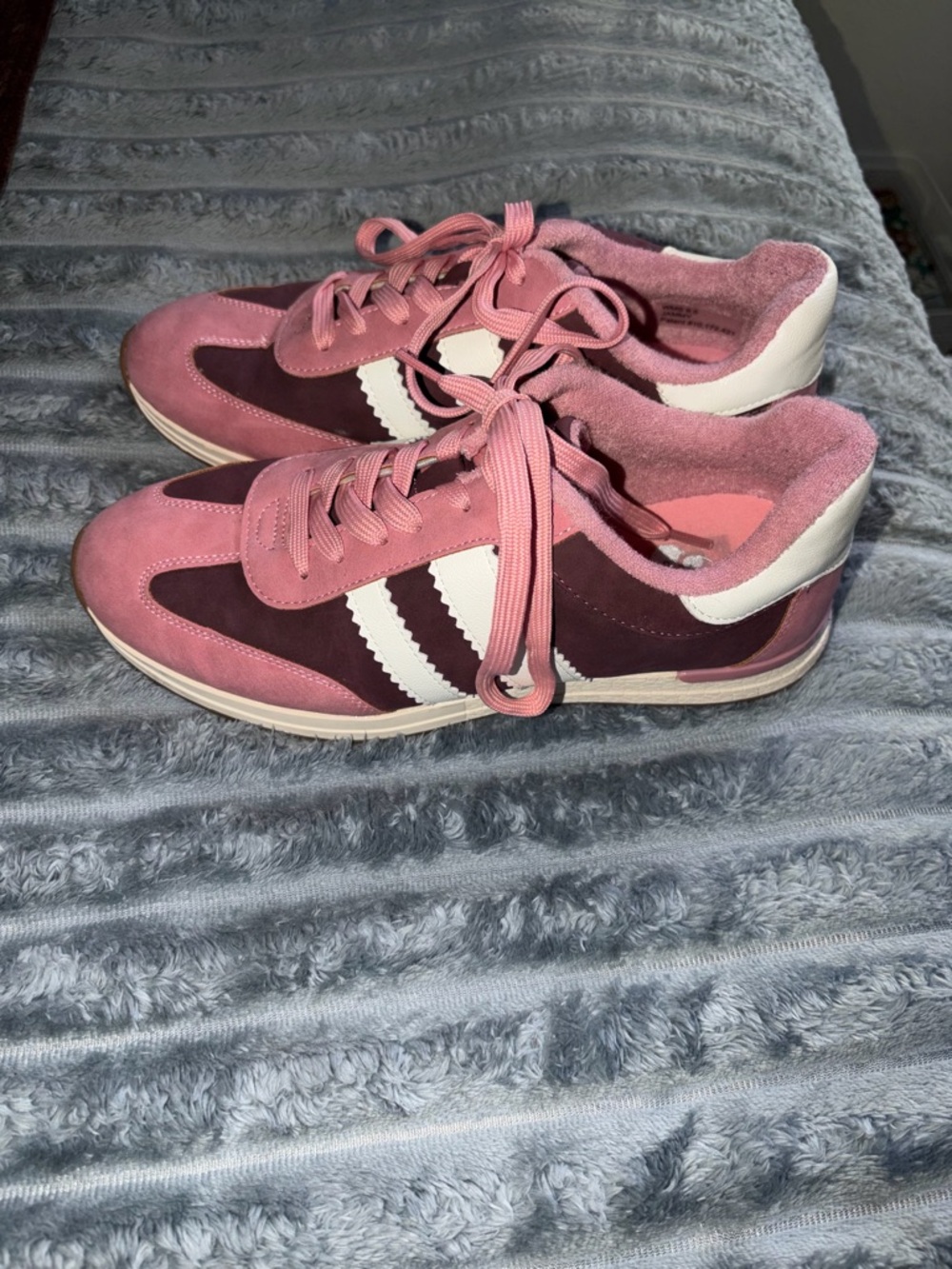 Women's Pink Two-Tone Lace-Up Sneakers Dolce Vita - Picture 2 of 7